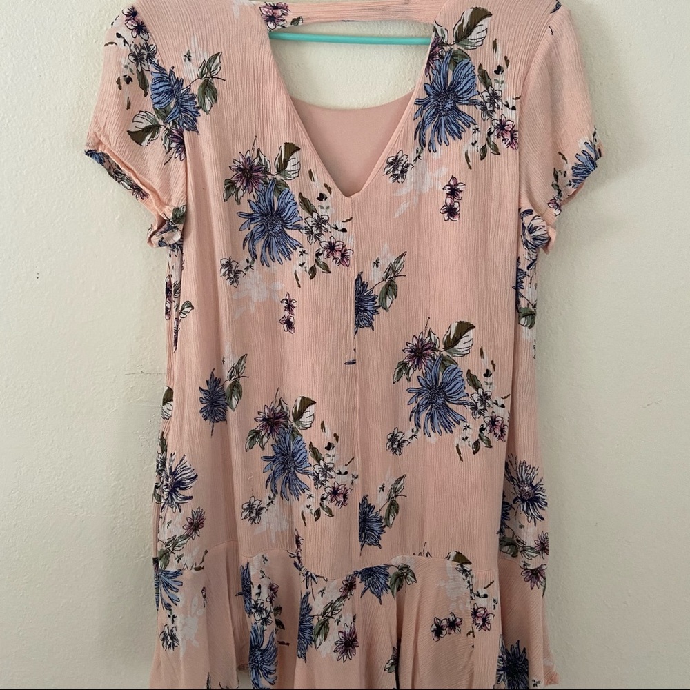 Women’s Top - Picture 2 of 2